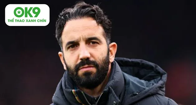 Hệ thống 3-4-3 của Amorim lộ điểm yếu ở hai biên, Man Utd cần nâng cấp hậu vệ cánh để cải thiện lối chơi bóng đá.